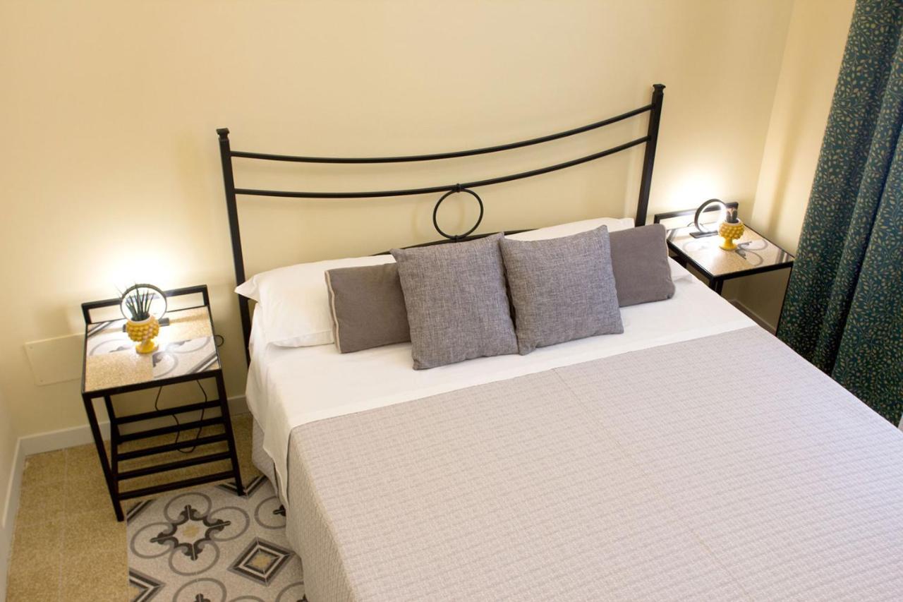 Antista Rooms Palermo Bagian luar foto